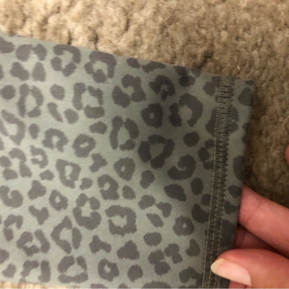 High-Waisted GreenLeopard Print Leggings Size Small Great conditions - Picture 2 of 5